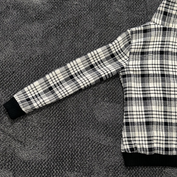 Volcom Scout Women’s Black & White Flannel Zip Up Jacket - Picture 9 of 16